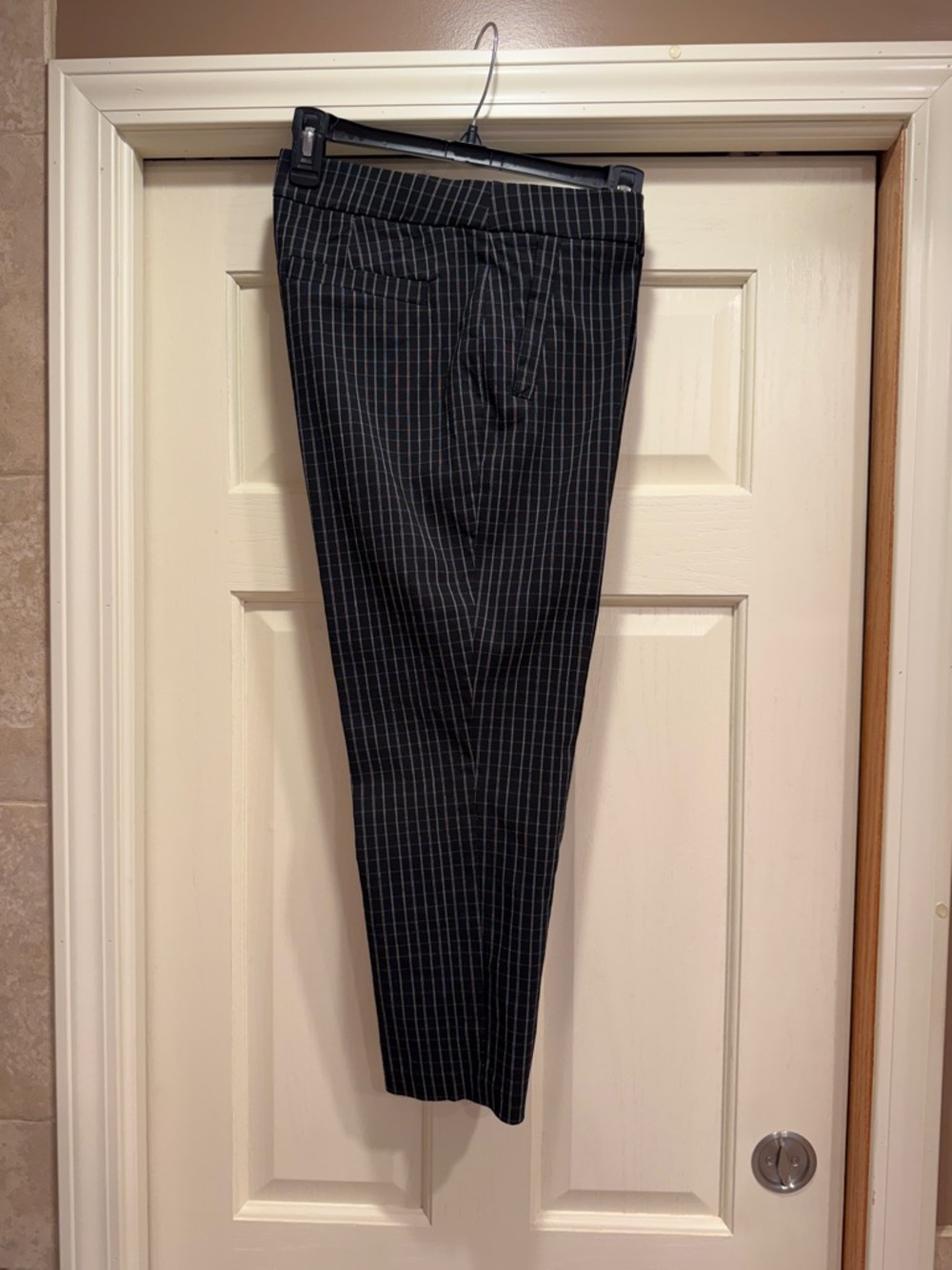 Elle Capris. Women’s Black Pinstripe Dress Pull-On Capris